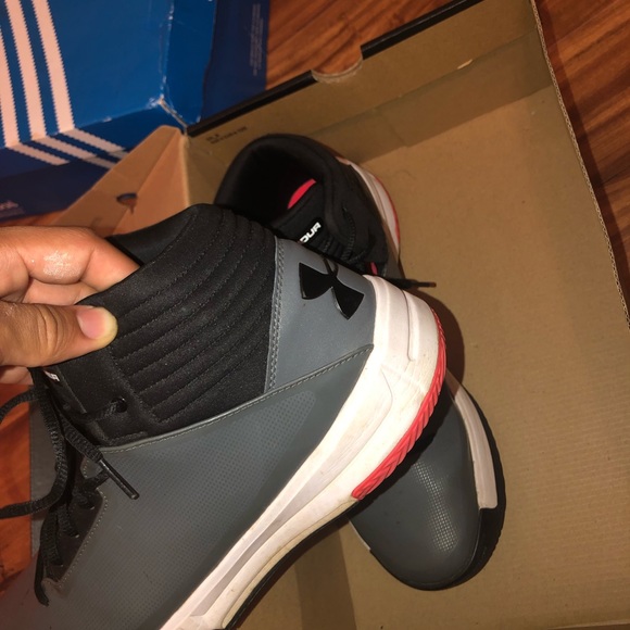 Basketball Shoes 🏀UA Lockdown 2 - Picture 5 of 7